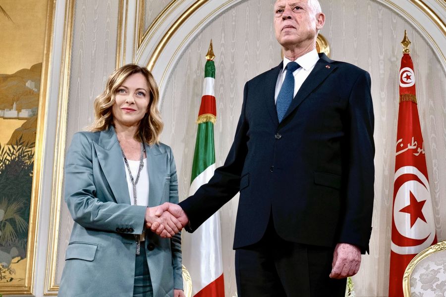 In Tunisia vince il dittatore amico di Giorgia Meloni e pilastro del Piano Mattei