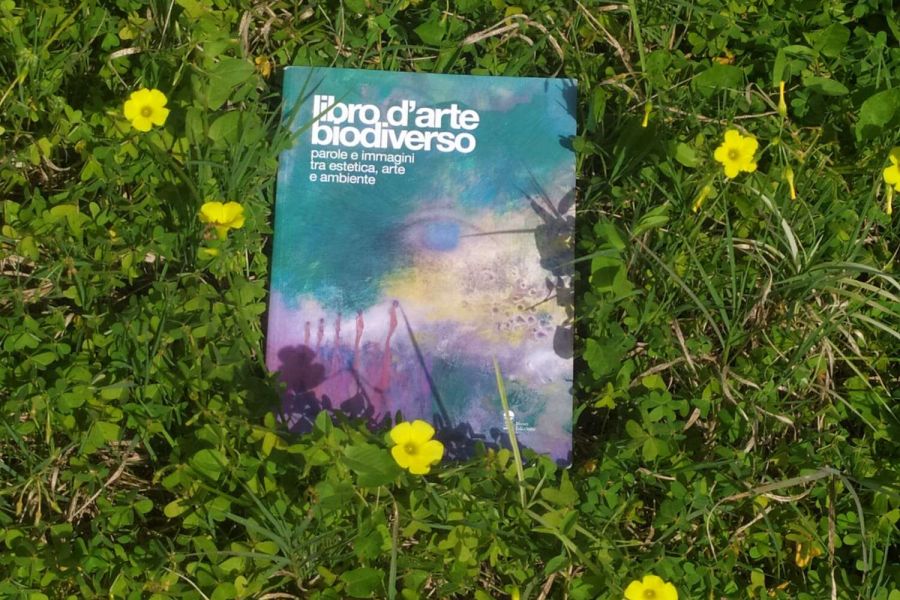 Un libro d'arte biodiverso per "sentire" la biodiversità, oltre che capirla