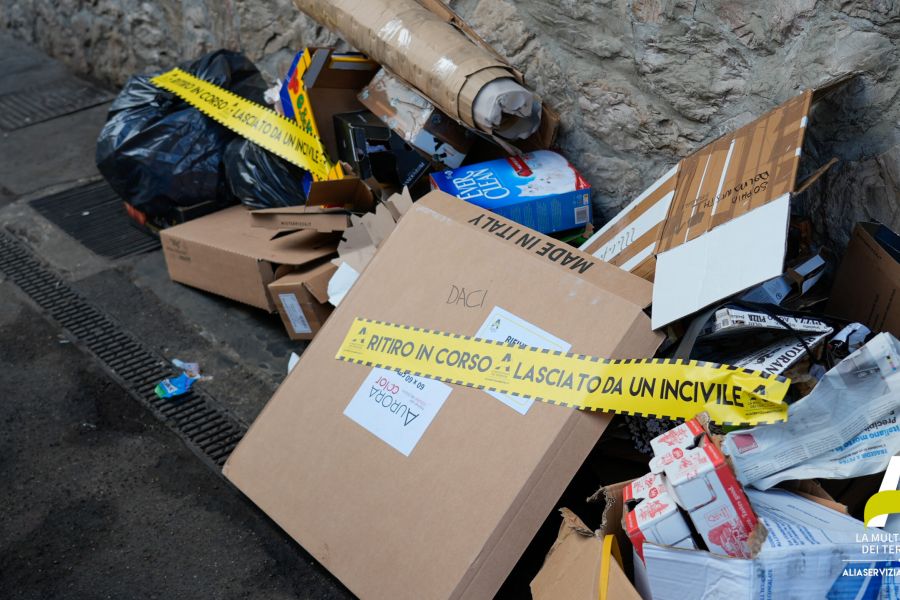«Ritiro in corso. Lasciato da un incivile!». Riparte da Lastra a Signa il guerrilla marketing di Alia